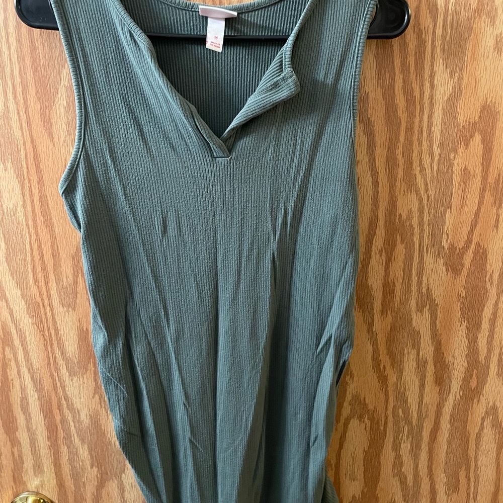 Sleeveless Green Ribbed Top